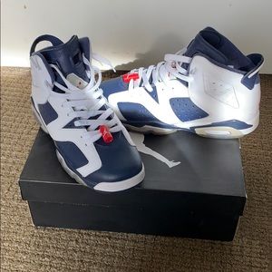 Air Jordan 6 Retro 7Y (8.5 women’s)